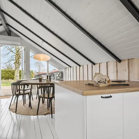 3 Bedroom Awesome In Holiday home Hejls